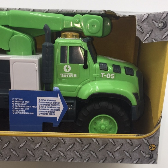 Tonka Real Tough Rescue Force Electricity Utility Service Toy Vehicle - Picture 3 of 14